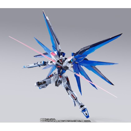 Metal Build Freedom Gundam Concept 2 – Snow Sparkle Ver (Tamashii